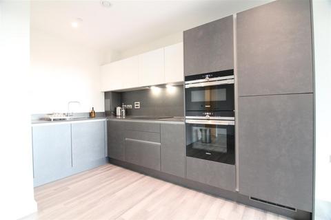 undefined, Avenue Road, London