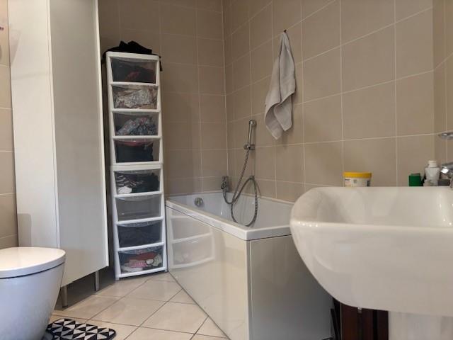 Main bedrom - en suite 2.jpg
