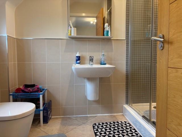 Bedroom 5 - Ensuite.jpg