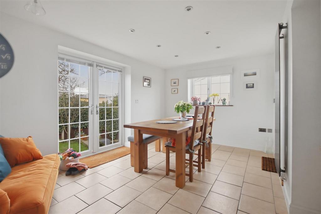 New dining Room 2.jpg