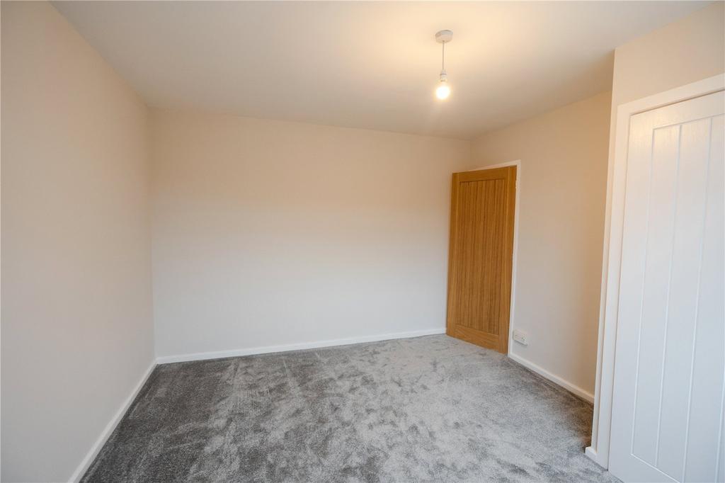 Bedroom 1 (2)
