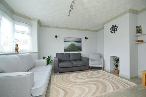 undefined, IDEAL FAMILY HOME * SHANKLIN