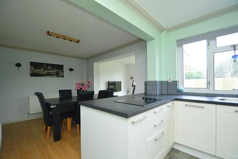 undefined, IDEAL FAMILY HOME * SHANKLIN