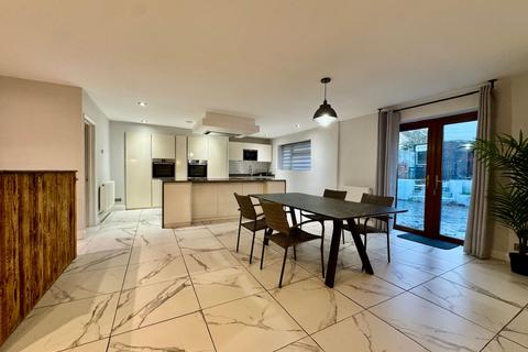5 bedroom detached house for sale, Fairfield, Penperlleni, NP4
