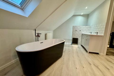 5 bedroom detached house for sale, Fairfield, Penperlleni, NP4