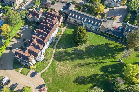 undefined, Vicarage Road, Staines-upon-Thames, TW18