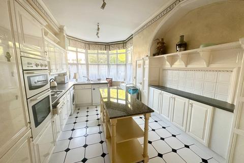 undefined, Vicarage Road, Staines-upon-Thames, TW18
