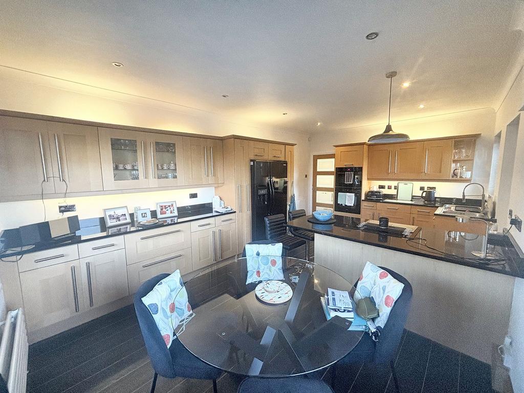 Open plan dining kitchen