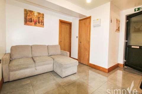 undefined, Paddington Close , Hayes , Middlesex