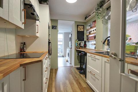 2 bedroom semi-detached house for sale, Jesmond Road, Cottingham
