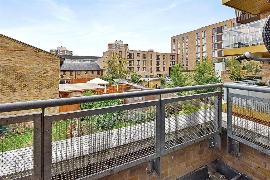 Limehouse Cut E14
