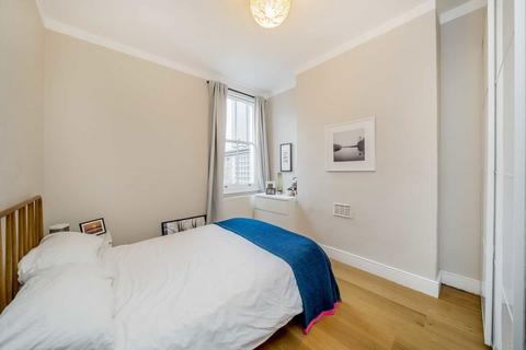 2 bedroom flat for sale, Leighton Gardens, London NW10