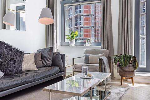 1 bedroom flat for sale, Discovery Dock Apartments East, 3 South Quay Square, Nr Canary Wharf, London, E14