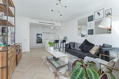 1 bedroom flat for sale, Discovery Dock Apartments East, 3 South Quay Square, Nr Canary Wharf, London, E14