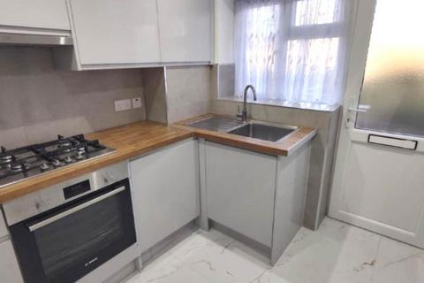 undefined, Stonegrove, Edgware HA8