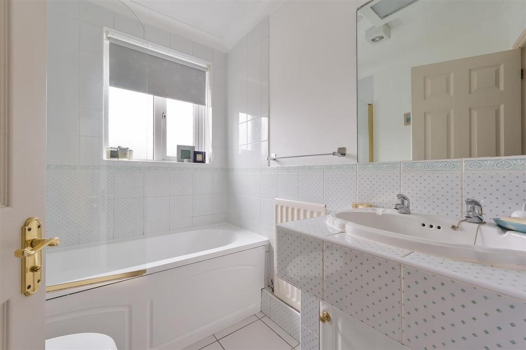 MEADE COURT 1 (10).jpg