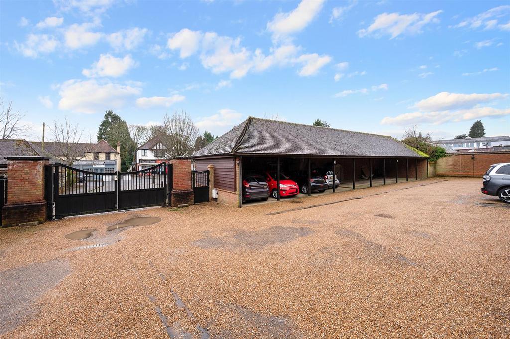 MEADE COURT 1 (16).jpg