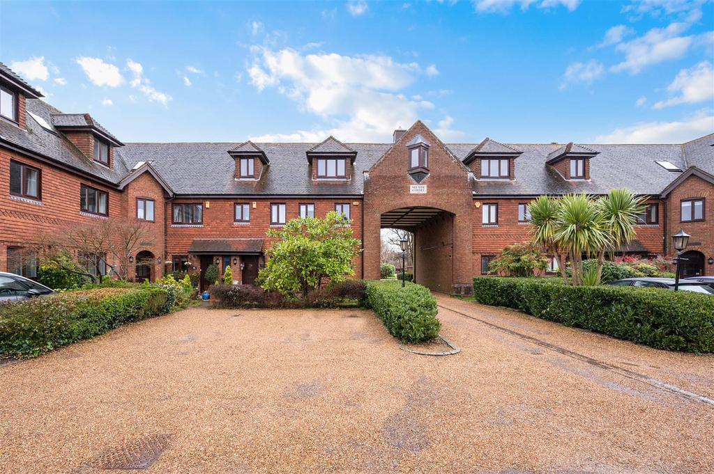 MEADE COURT 1 (18).jpg