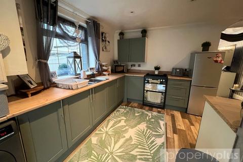 undefined, Amos Hill, Tonypandy, Rhondda Cynon Taff, CF40