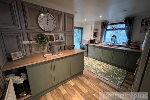 undefined, Amos Hill, Tonypandy, Rhondda Cynon Taff, CF40