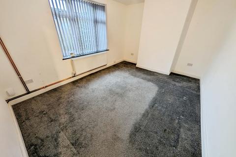 3 bedroom semi-detached house to rent, Summer Lane, Dudley