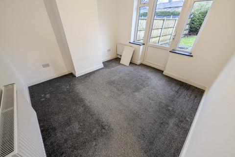 3 bedroom semi-detached house to rent, Summer Lane, Dudley