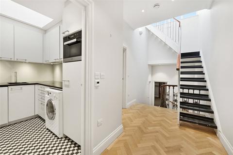 2 bedroom apartment to rent, Earl's Court Square, London, SW5