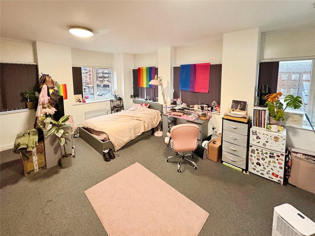 Studio Room
