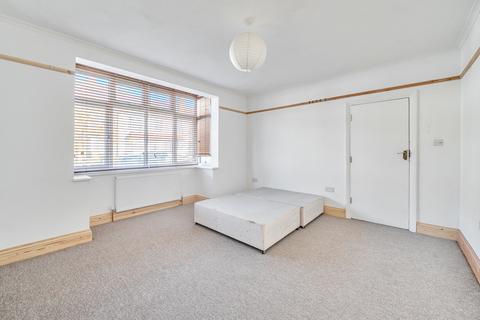undefined, Lammas Avenue, Mitcham CR4