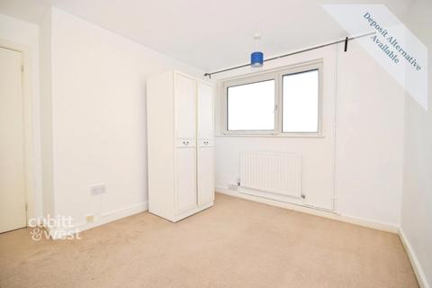 2 bedroom flat to rent, Kelsey Close Horley RH6
