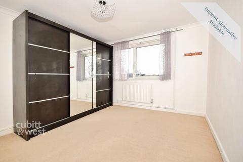 2 bedroom flat to rent, Kelsey Close Horley RH6