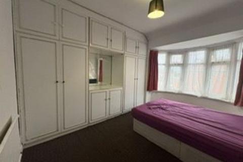 Cranleigh Gardens, Southall