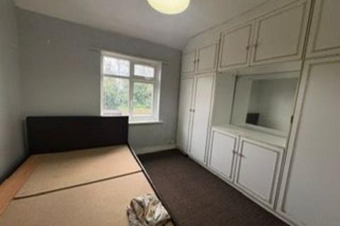 4 bedroom terraced house to rent, Cranleigh Gardens, Southall
