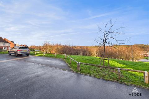 4 bedroom detached house for sale, King Lane, Burton-On-Trent DE13