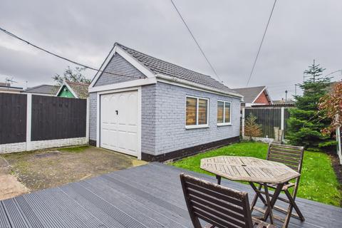 3 bedroom semi-detached house for sale, Woodclose Road, Scunthorpe DN17