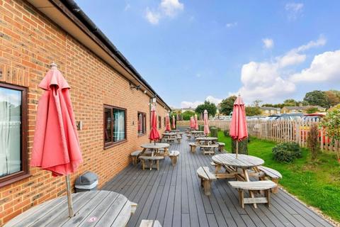 Leisure facility to rent, 6 Park Av Maidstone ME14 5AU
