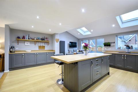 3 bedroom semi-detached house for sale, Kirkham Drive, Toton