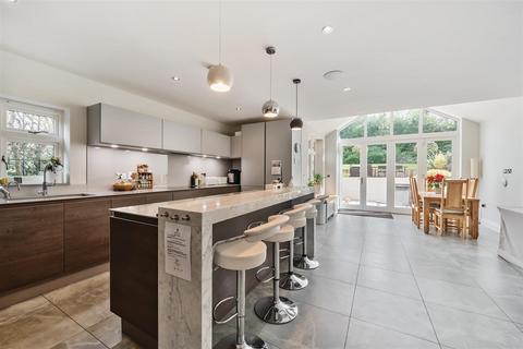 5 bedroom detached house for sale, Forest Drive, Kingswood