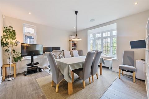 5 bedroom detached house for sale, Forest Drive, Kingswood