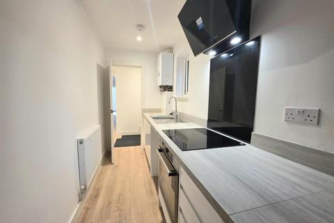 2 bedroom flat for sale, Elphinstone Road, Southsea