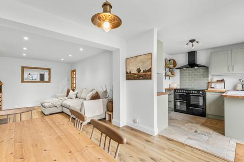 4 bedroom semi-detached house for sale, Sun Crescent, Aylesbury HP18