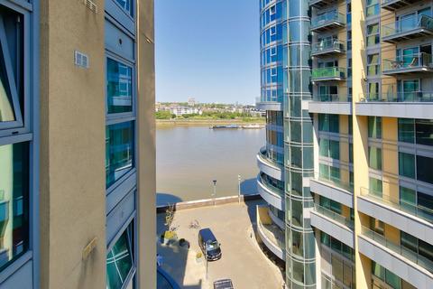 2 bedroom flat for sale, Bridges Court Road, Battersea, SW11