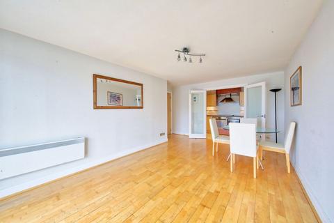 2 bedroom flat for sale, Smugglers Way, Wandsworth, SW18