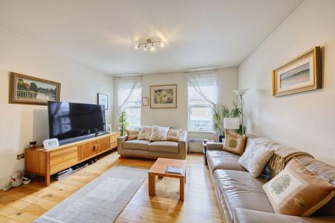 2 bedroom flat for sale, Old York Road, London, SW18