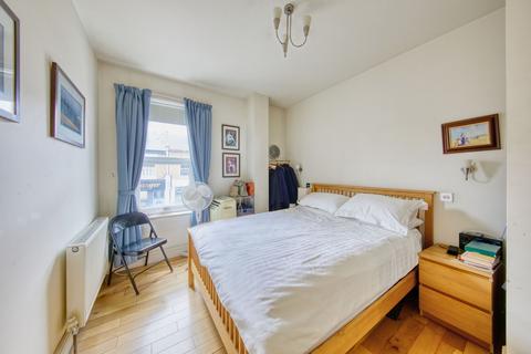 2 bedroom flat for sale, Old York Road, London, SW18