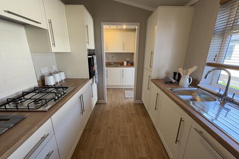 2 bedroom park home for sale, Canvey Island, Essex, SS8