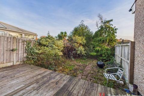 undefined, Strathmore Gardens, Hornchurch