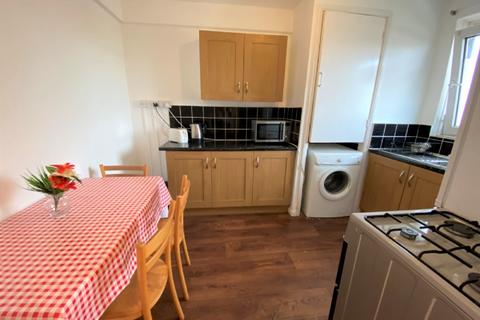 3 bedroom flat to rent, London NW1