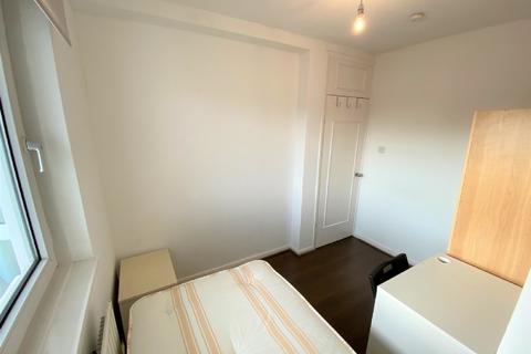 3 bedroom flat to rent, London NW1