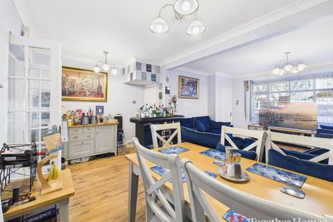 2 bedroom house for sale, Acacia Avenue, Hornchurch